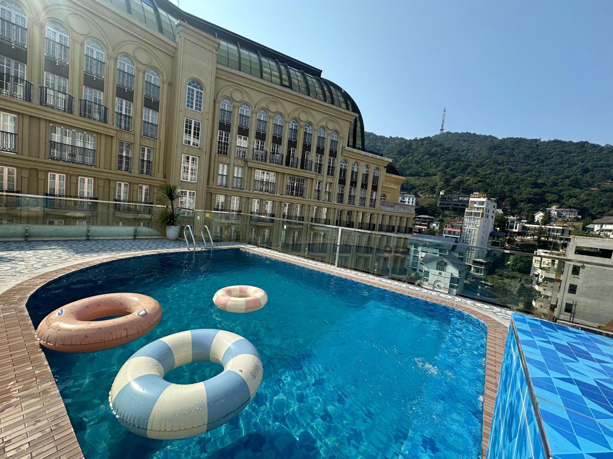 Ngoc Huyen Hotel Tam Ðảo Exterior foto
